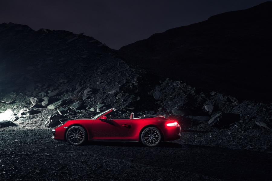  Porsche 911 Carrera 4S Cabriolet 2016 года  (UK) (фото 14 из 30)